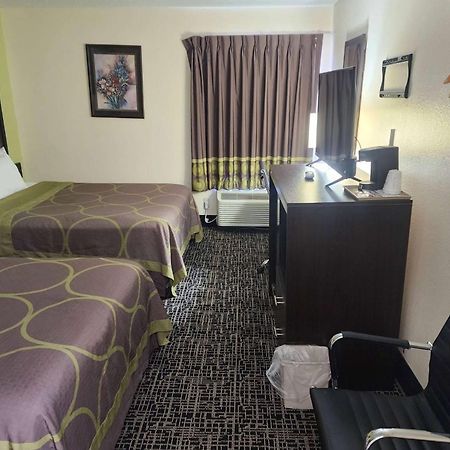 Super 8 By Wyndham Galesburg Hotel Luaran gambar