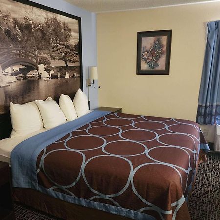 Super 8 By Wyndham Galesburg Hotel Luaran gambar