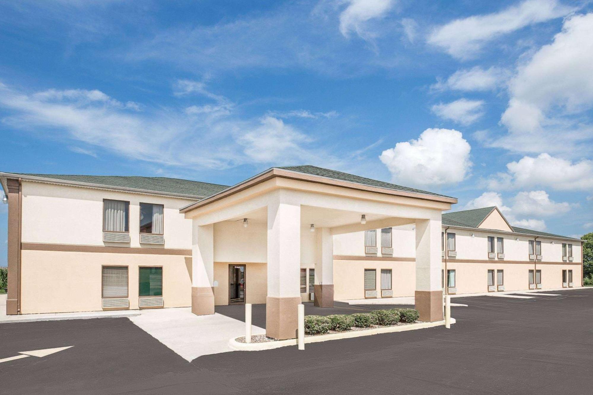 Super 8 By Wyndham Galesburg Hotel Luaran gambar