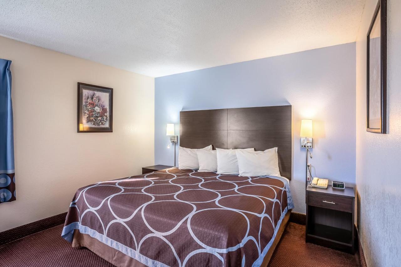 Super 8 By Wyndham Galesburg Hotel Luaran gambar
