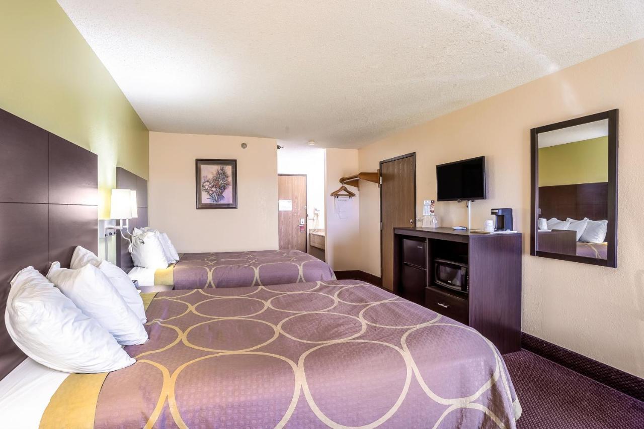 Super 8 By Wyndham Galesburg Hotel Luaran gambar