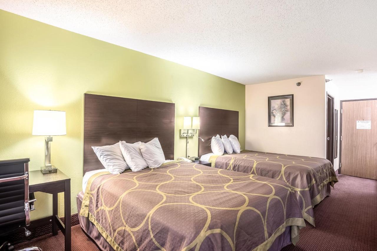 Super 8 By Wyndham Galesburg Hotel Luaran gambar